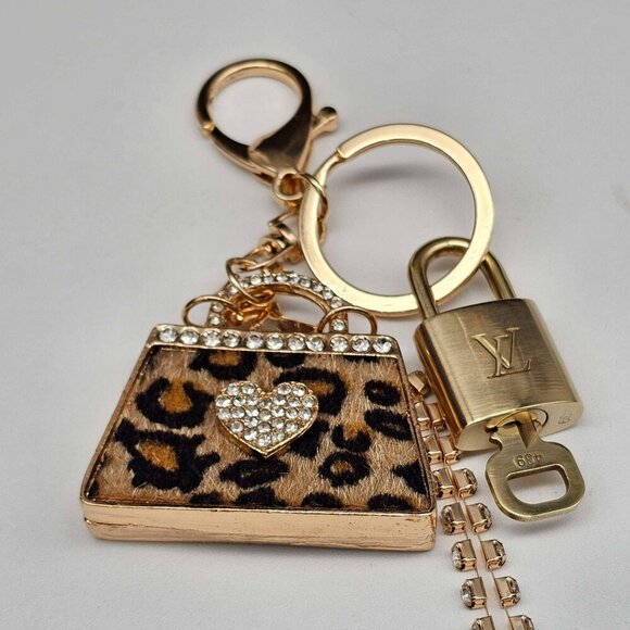 100% Auth Louis Vuitton Lock & Key with unbranded Bagcharm, Keycharm, Keychain - Picture 4 of 9
